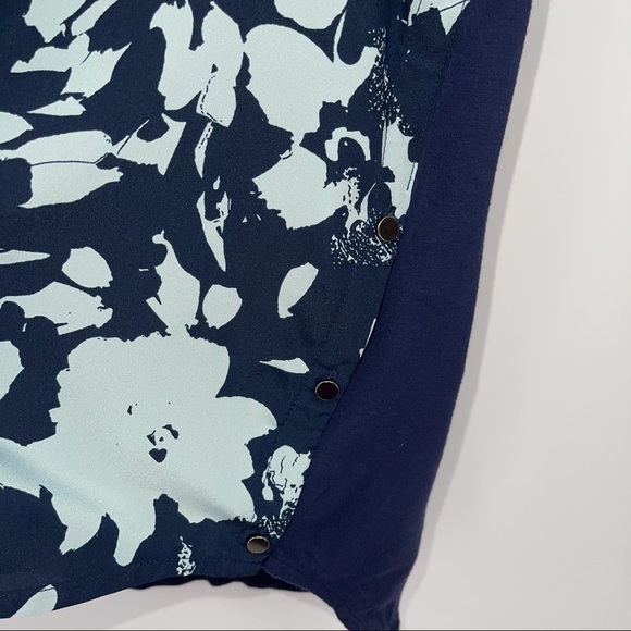Banana Republic Short Sleeve Blouse Size S Blue Floral Print - Picture 7 of 9
